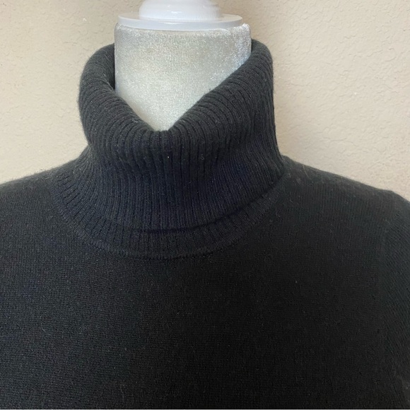 J. Crew Italian Cashmere Black Turtleneck Fitted Sweater Long Sleeves Size XS - Picture 4 of 10